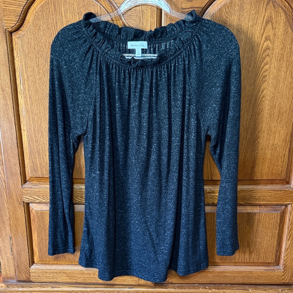 Hailey & Co wide and off should top size small